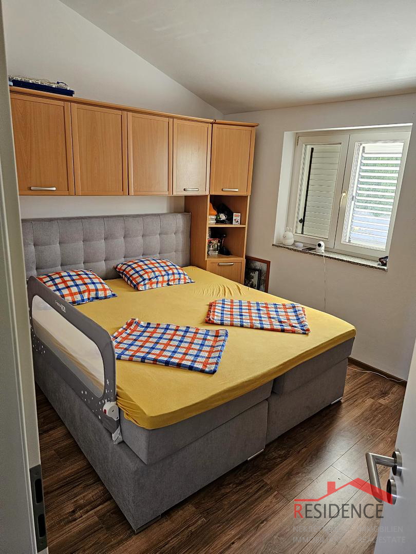 Vinkuran, apartma z 2 spalnicama, 200 metrov do morja