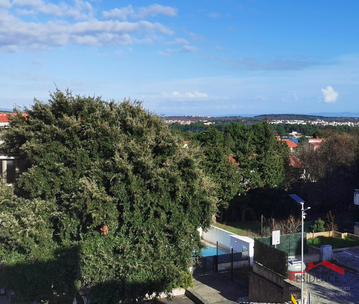 Premantura, dvoetažno stanovanje v 2. nadstropju, garaža