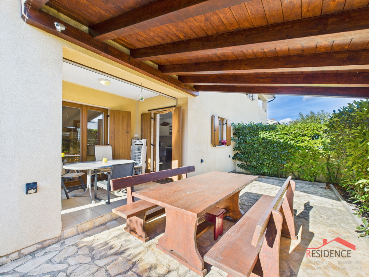 Ekskluzivna prodaja stanovanja z vrtom v Banjolah - Volme