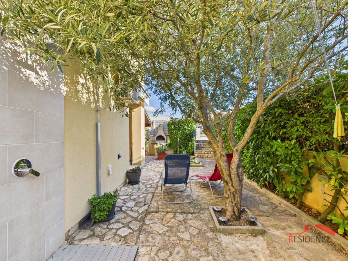 Ekskluzivna prodaja stanovanja z vrtom v Banjolah - Volme