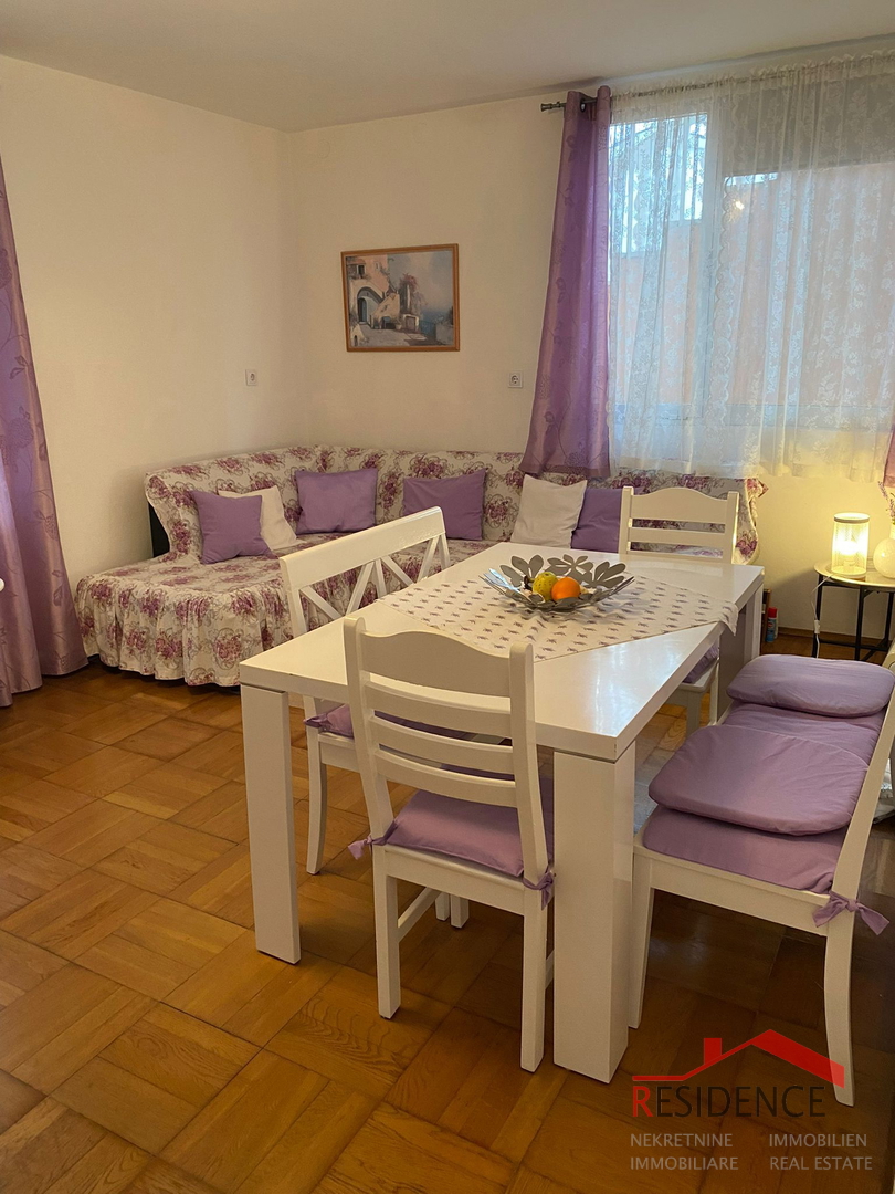 Samostojna hiša v Šuridi