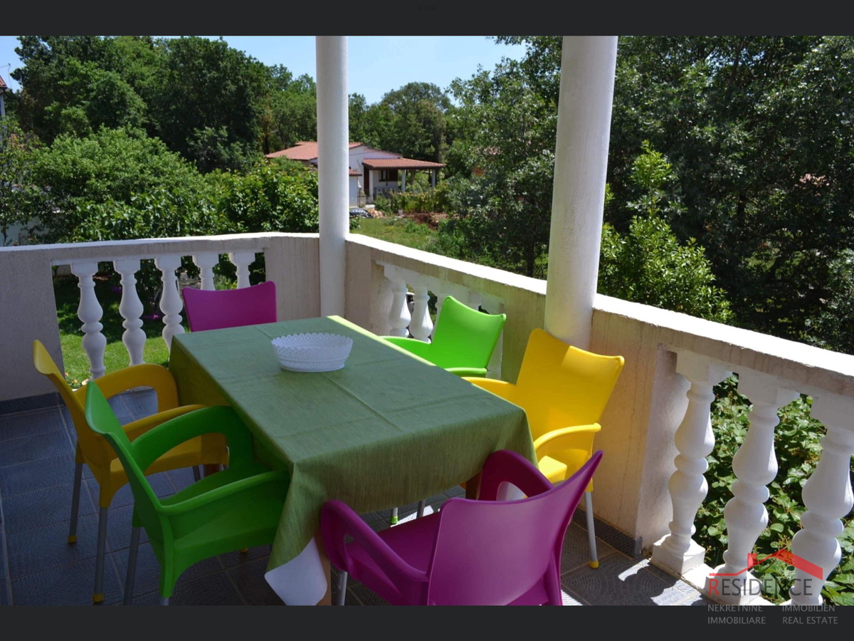 Samostojna hiša v Šuridi