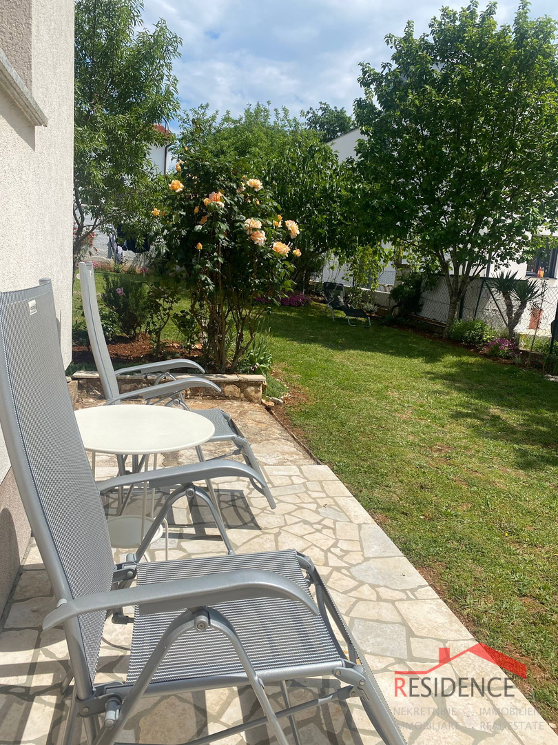 Samostojna hiša v Šuridi