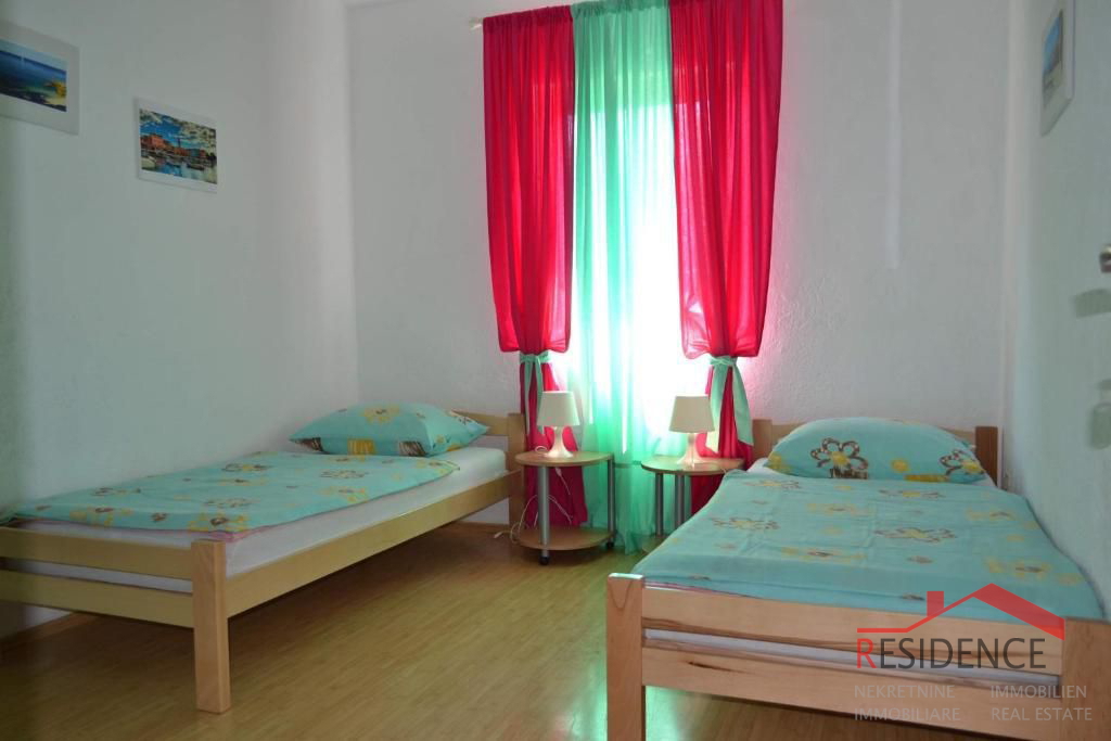 Samostojna hiša v Šuridi