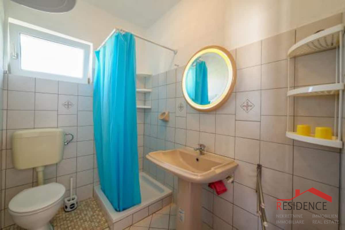 Samostojna hiša v Šuridi