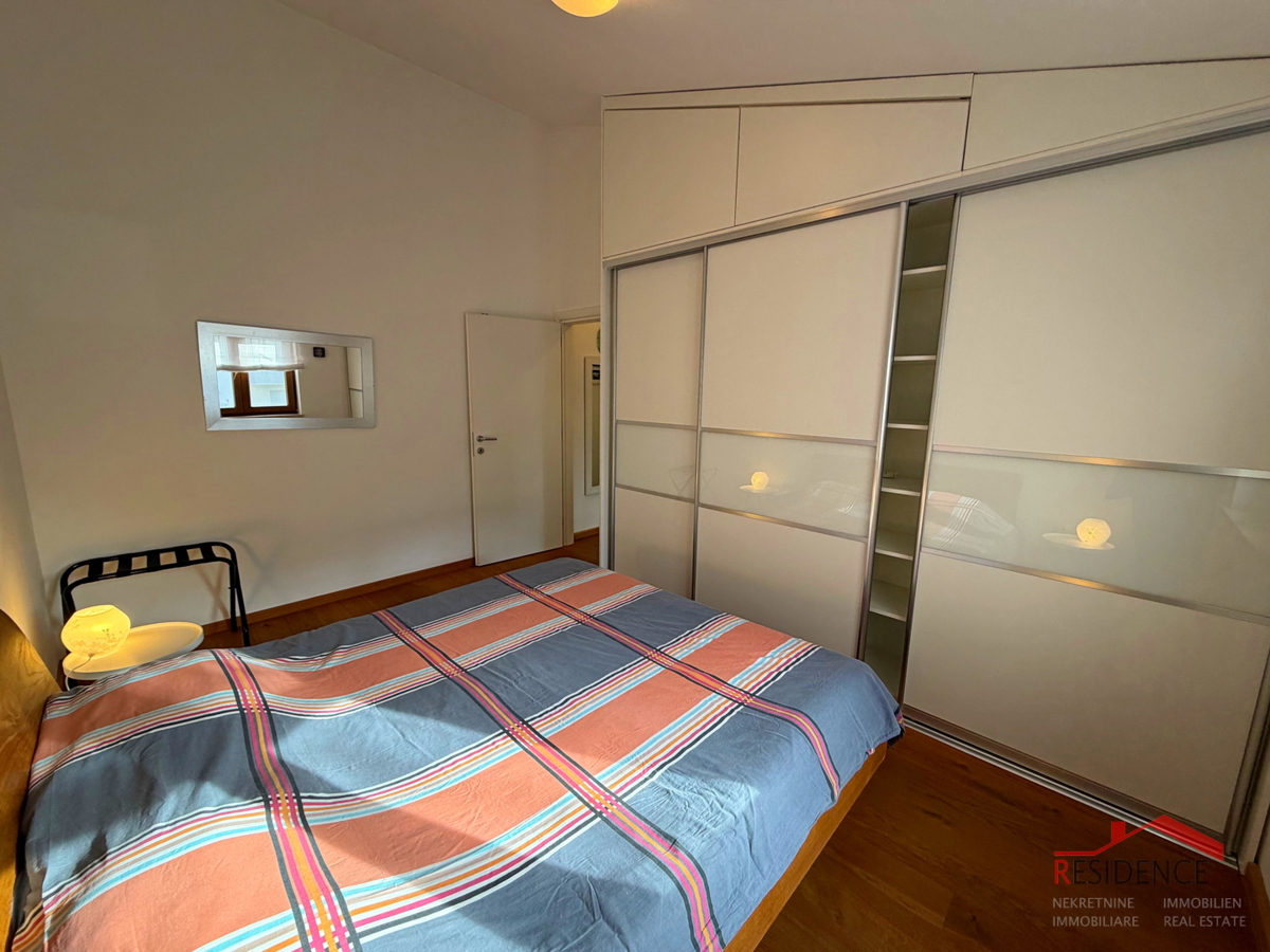 Štinjan, 1. nadstropje, 2 spalnici, 2 parkirni mesti