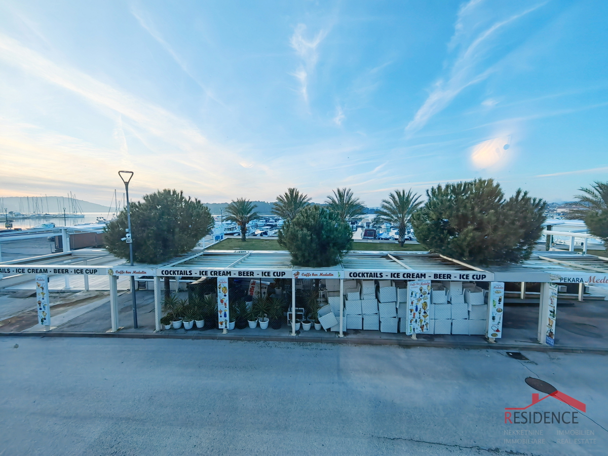 Medulin – Čudovito stanovanje v prvi vrsti ob morju