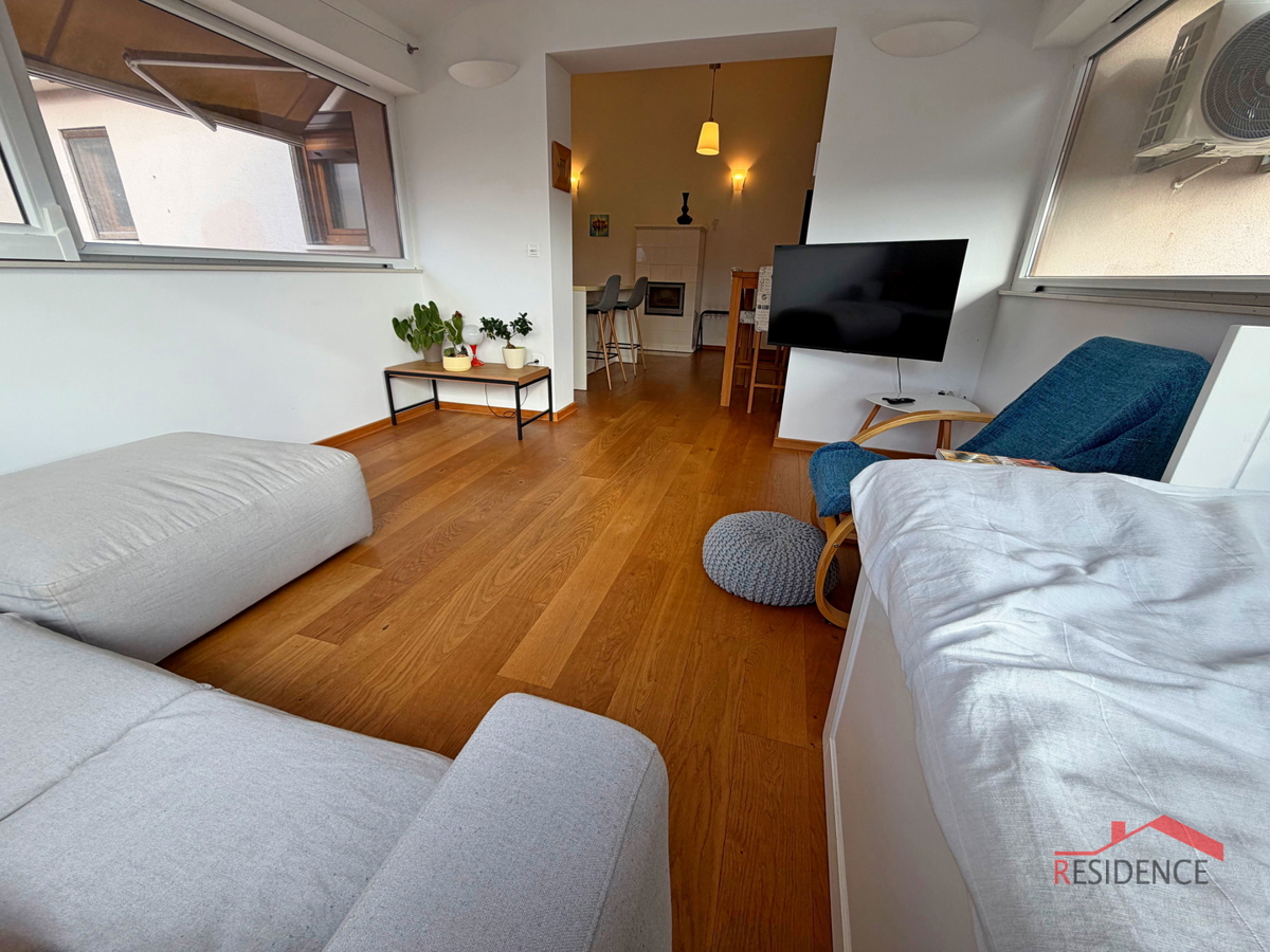 Štinjan, 1. nadstropje, 2 spalnici, 2 parkirni mesti