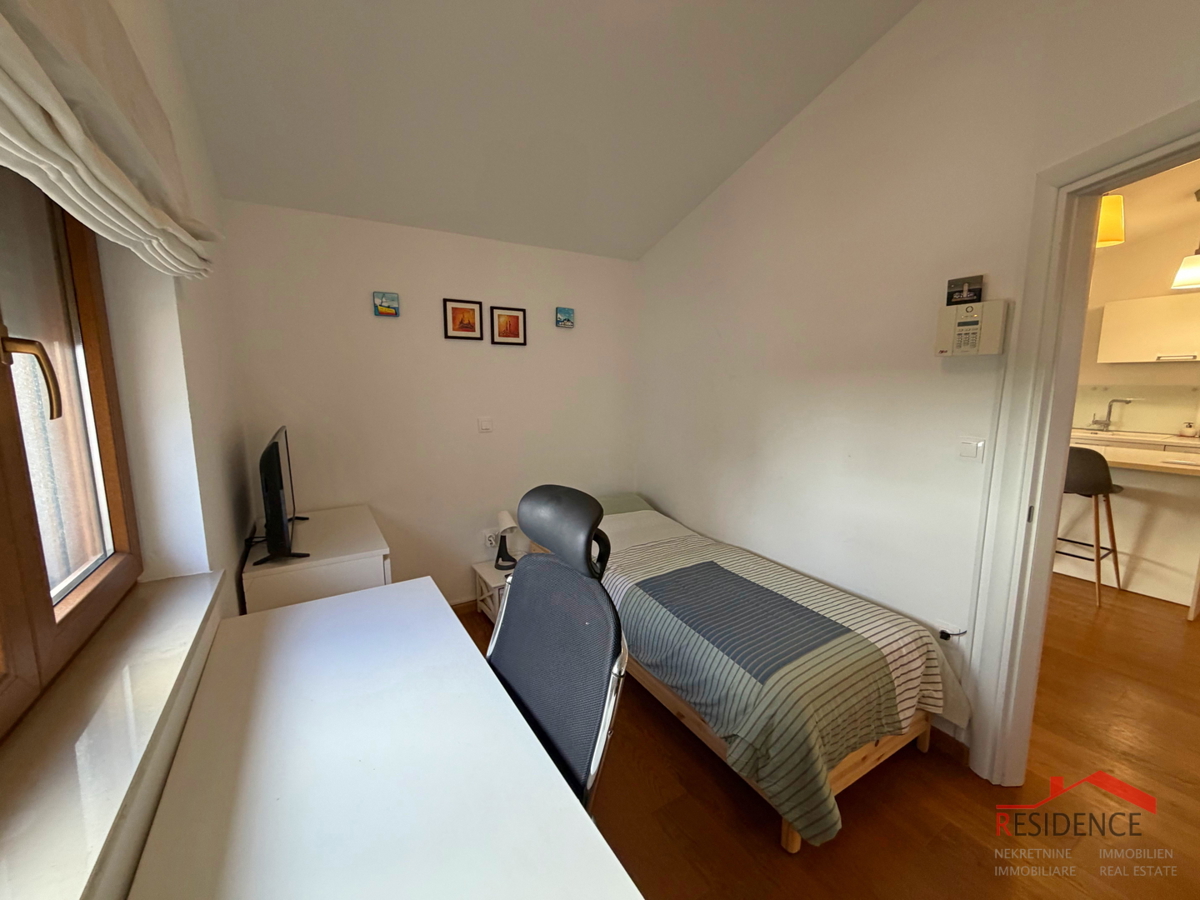 Štinjan, 1. nadstropje, 2 spalnici, 2 parkirni mesti