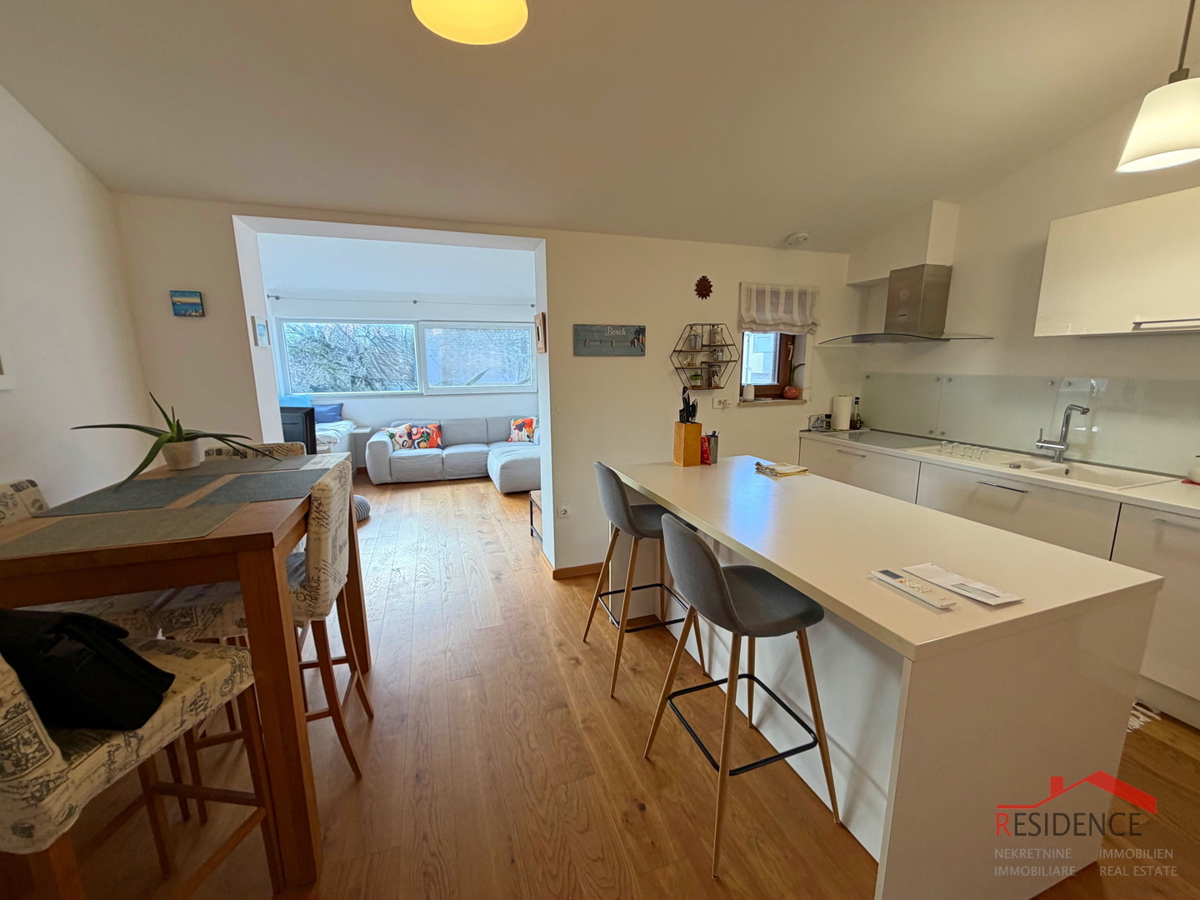 Štinjan, 1. nadstropje, 2 spalnici, 2 parkirni mesti