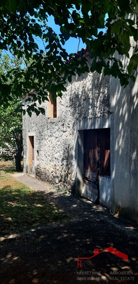 ROVINJSKO SELO, KAMNITA HIŠA ZA OBNOVO