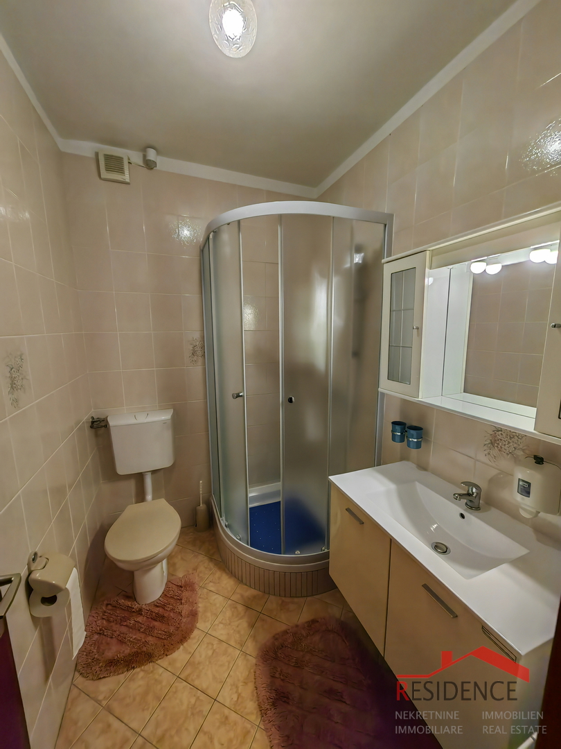 Štinjan, samostojna hiša s pogledom na morje