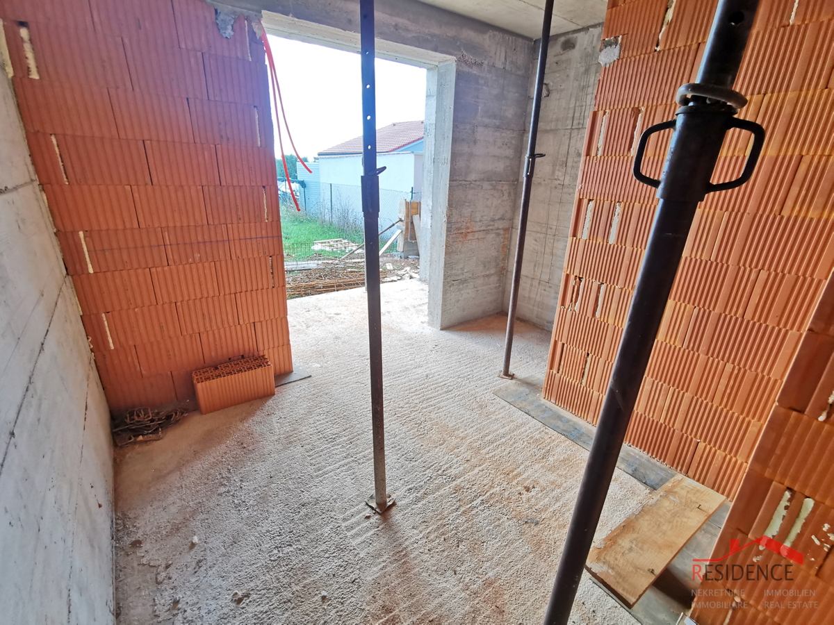 Stanovanje, novogradnja, pritličje, parkirno mesto, vrt