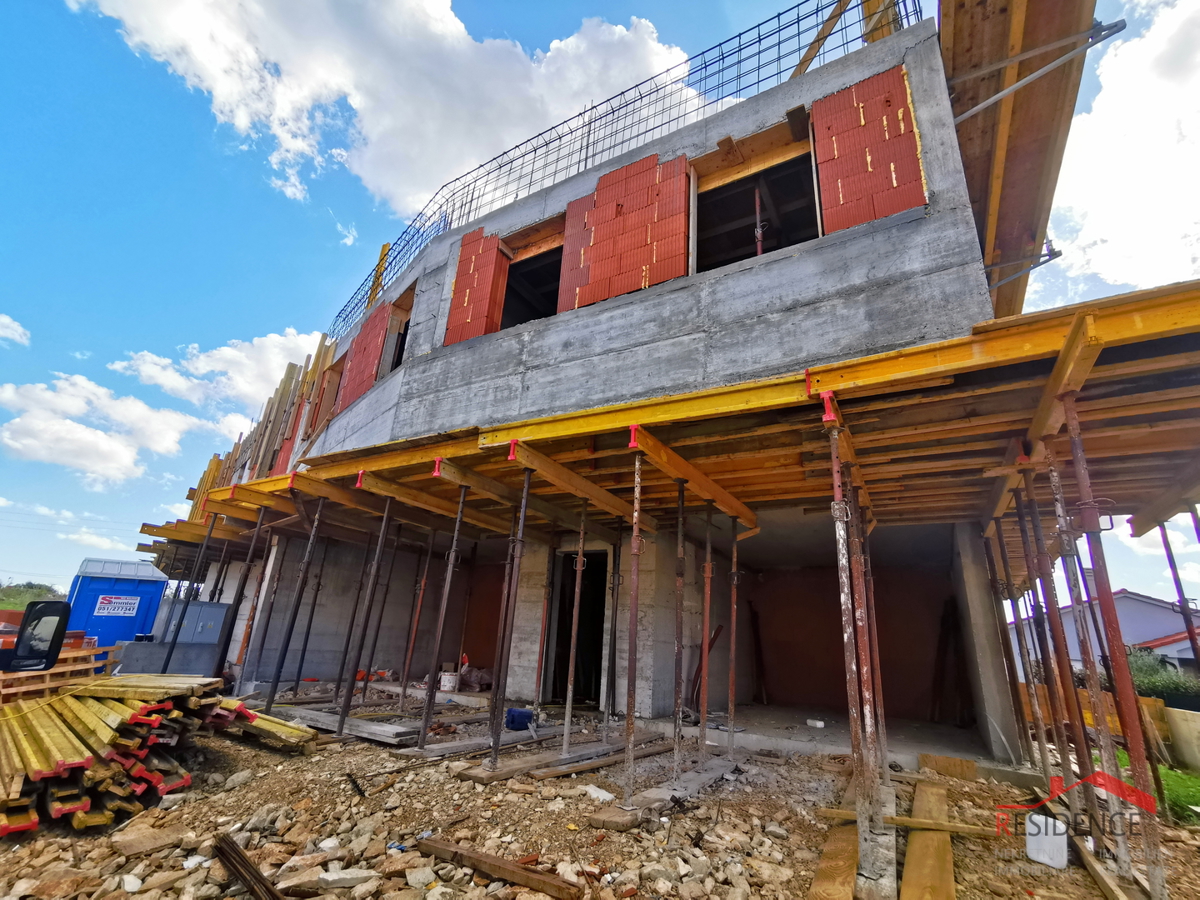 Stanovanje, novogradnja, pritličje, parkirno mesto, vrt