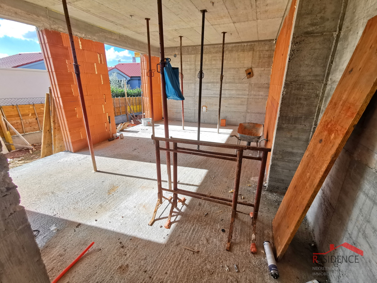 Stanovanje, novogradnja, pritličje, parkirno mesto, vrt