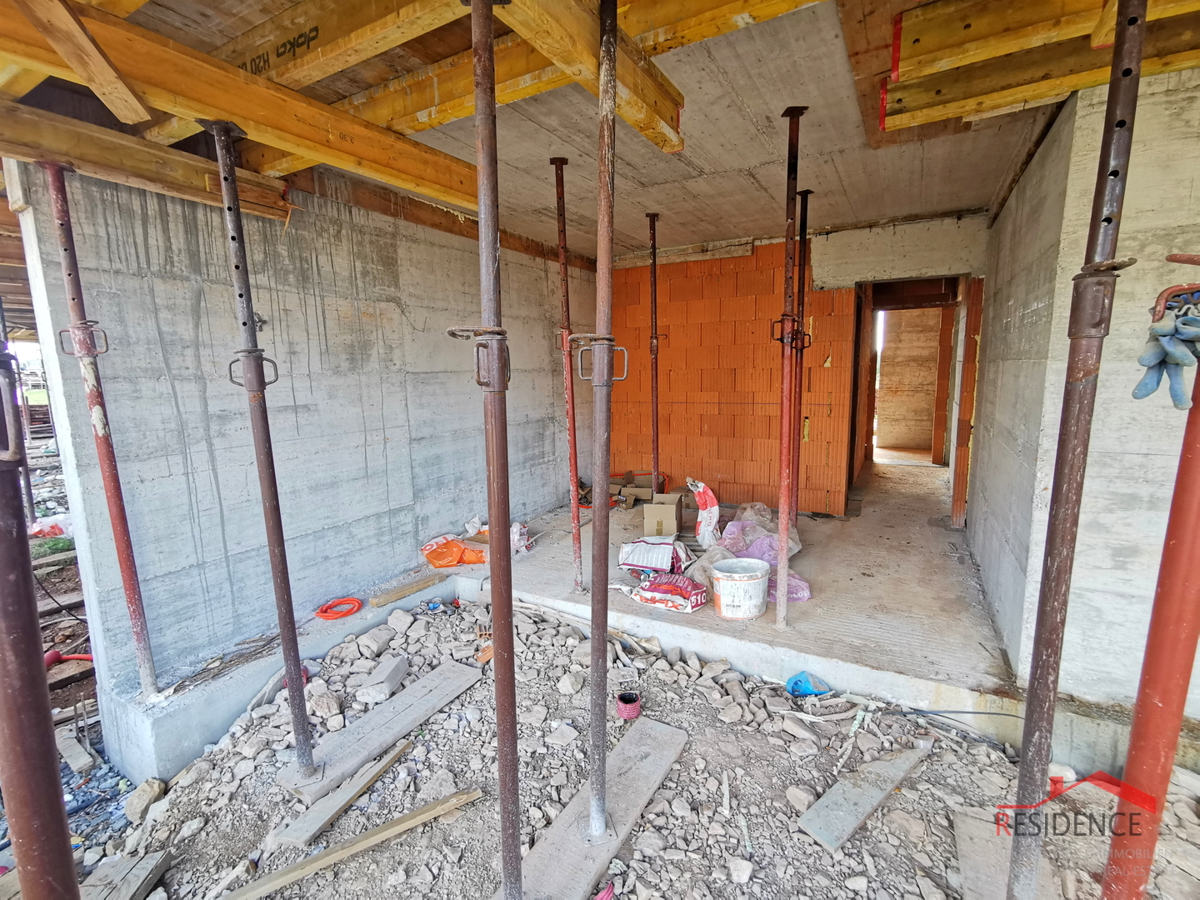 Stanovanje, novogradnja, pritličje, parkirno mesto, vrt