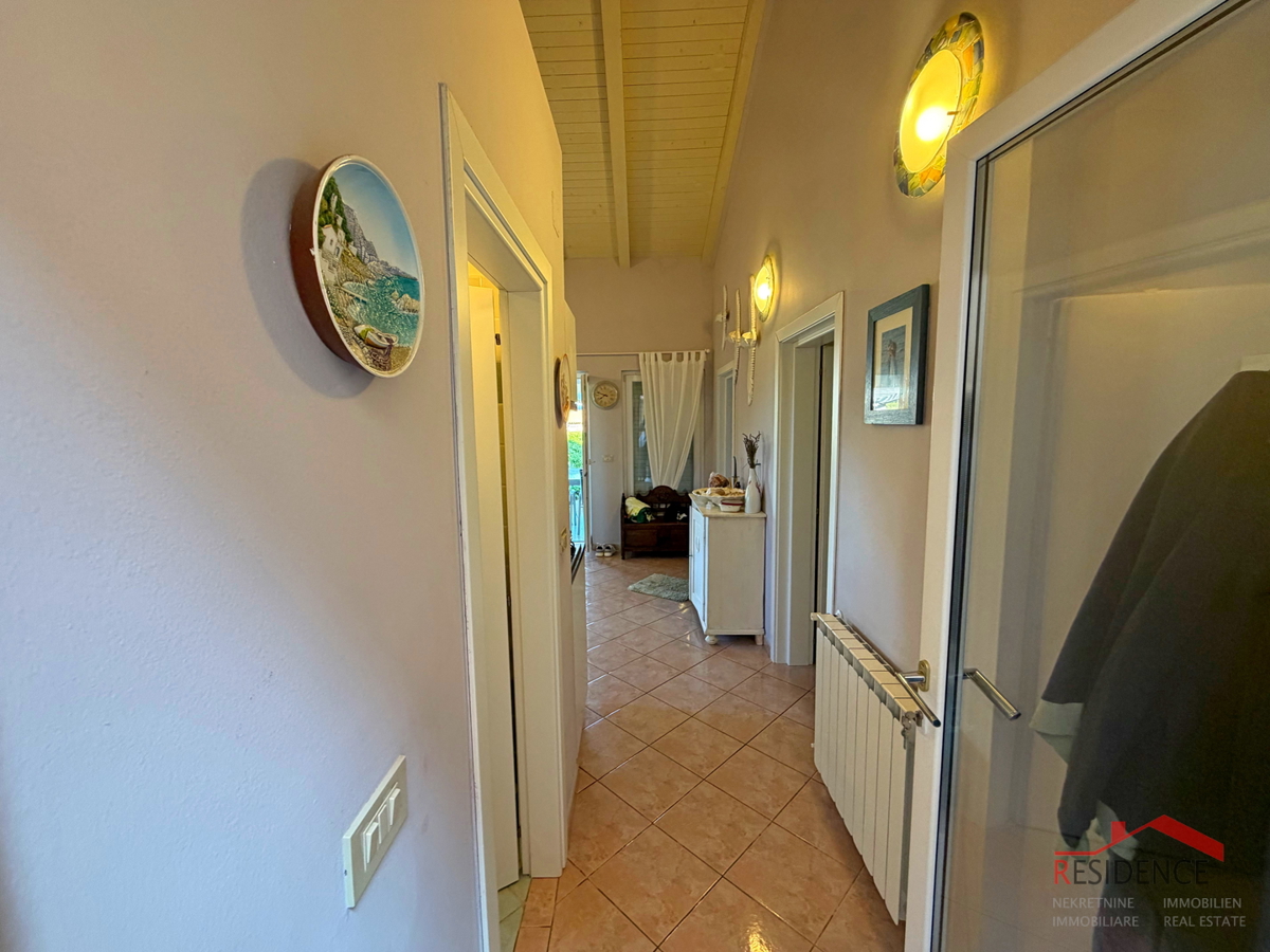 Banjole, Volme, hiša z bazenom, vrt