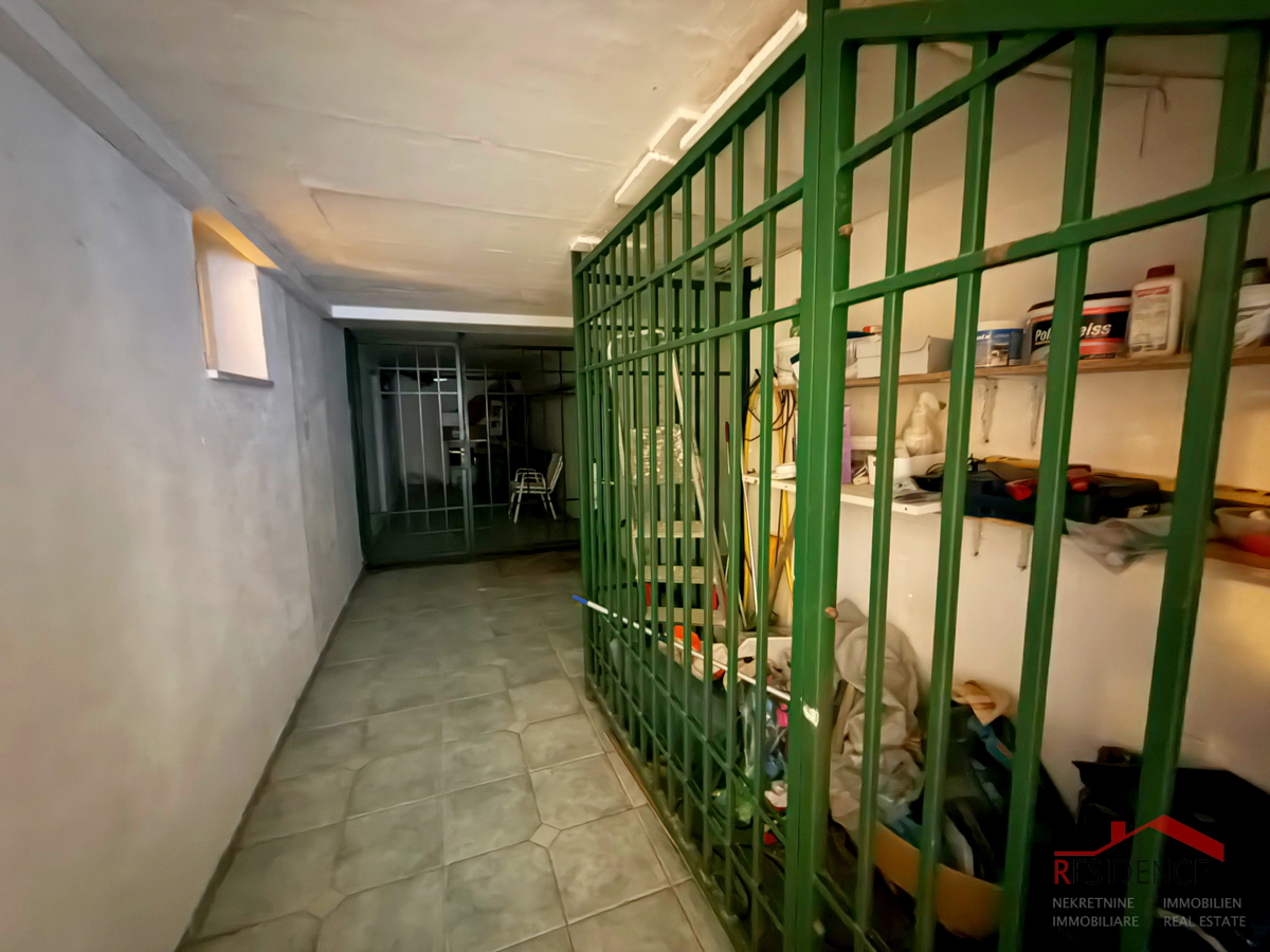 Banjole, Volme, hiša z bazenom, vrt