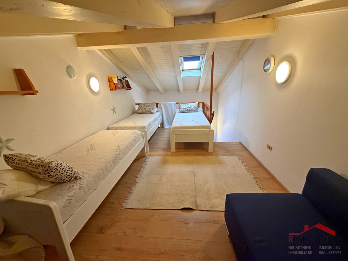 Banjole, Volme, hiša z bazenom, vrt