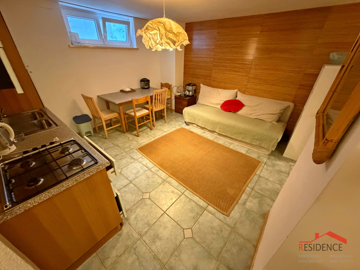 Banjole, Volme, hiša z bazenom, vrt