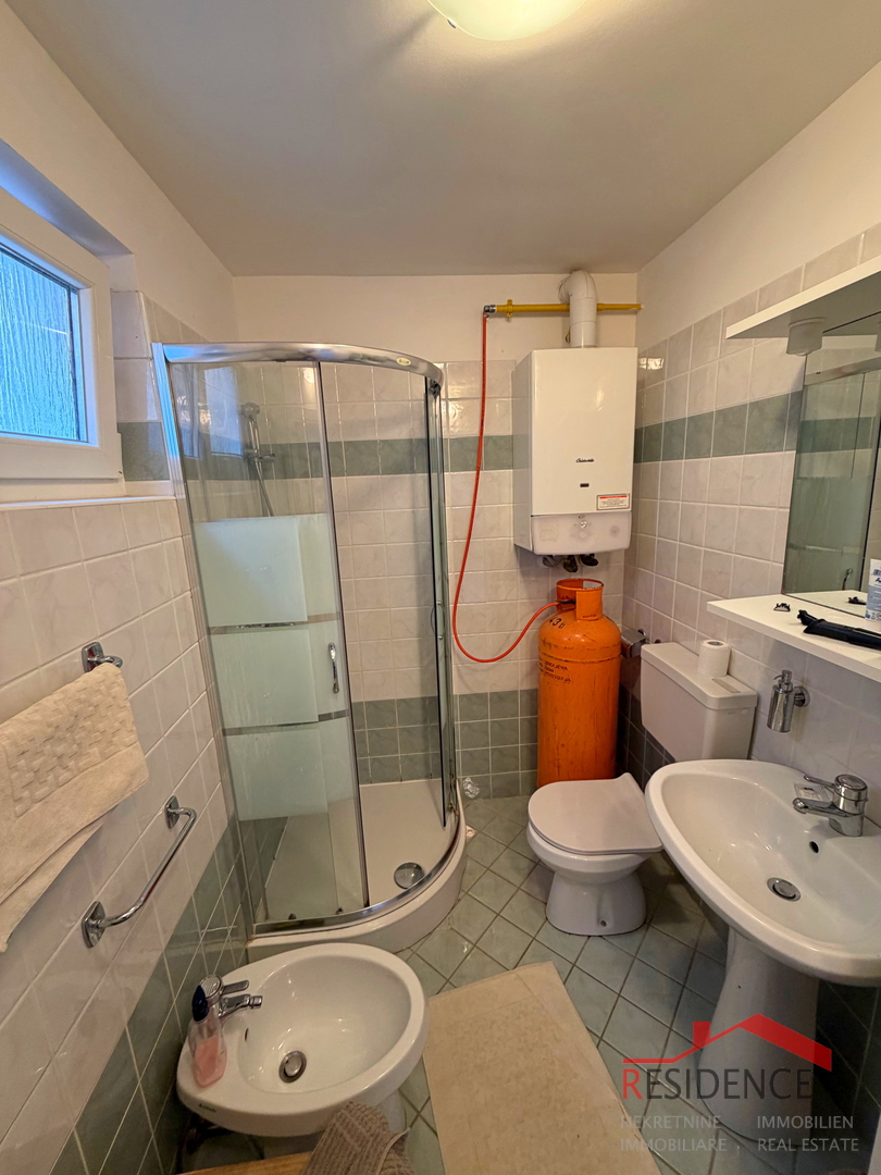 Banjole, Volme, hiša z bazenom, vrt