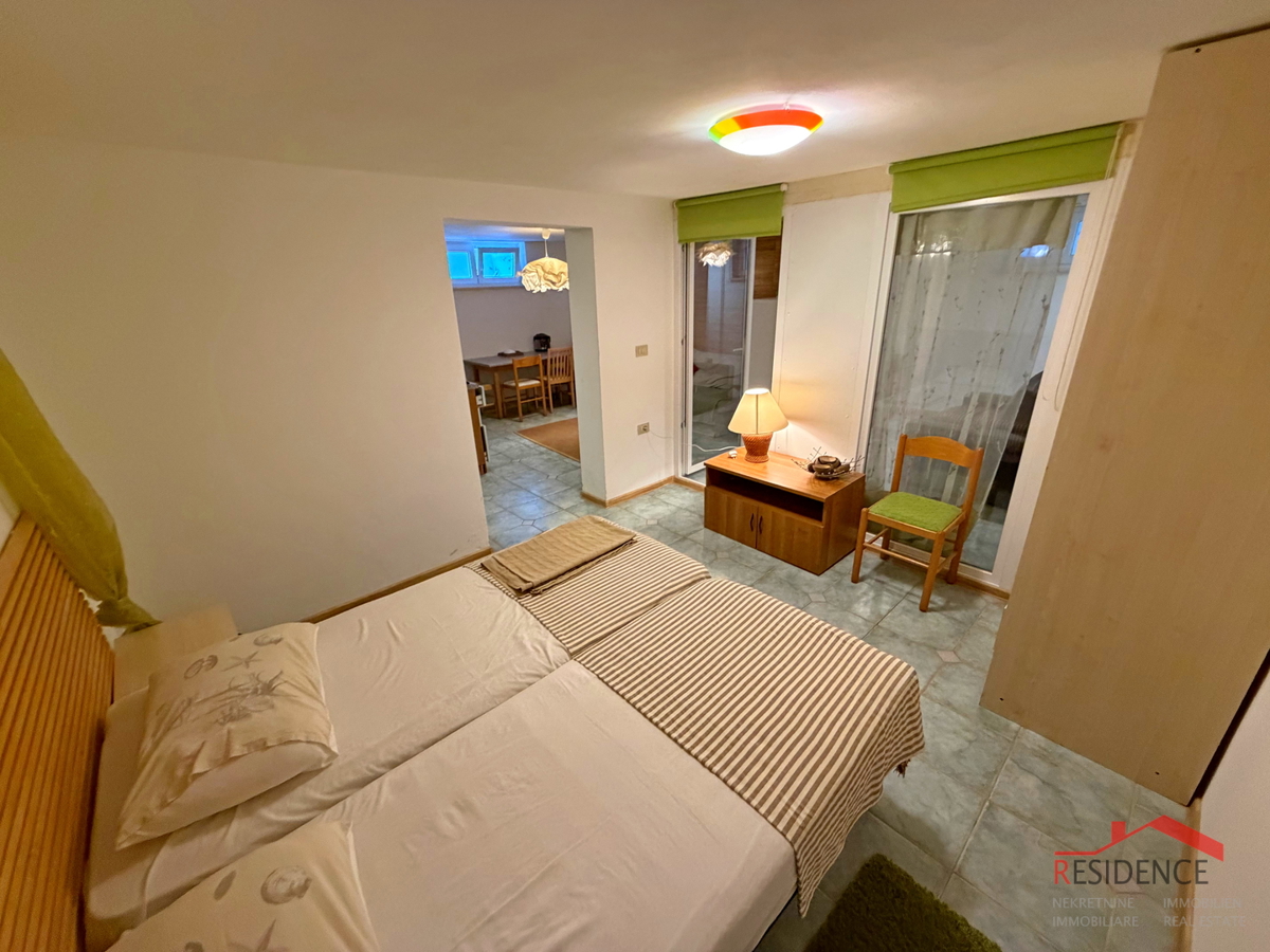 Banjole, Volme, hiša z bazenom, vrt