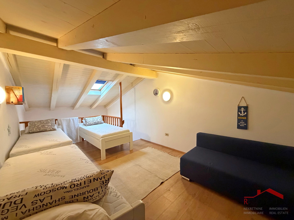 Banjole, Volme, hiša z bazenom, vrt