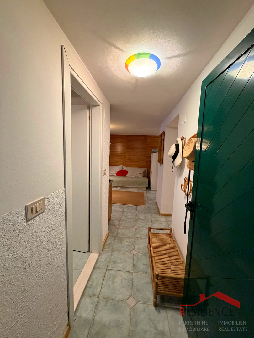 Banjole, Volme, hiša z bazenom, vrt