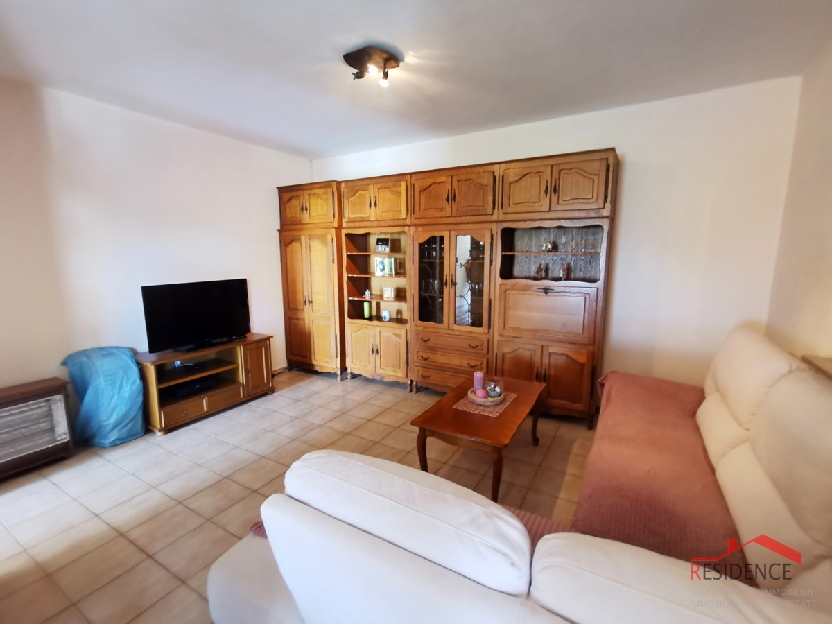 Pula, Samostojna hiša z dvema apartmajema, idealna za dve družini