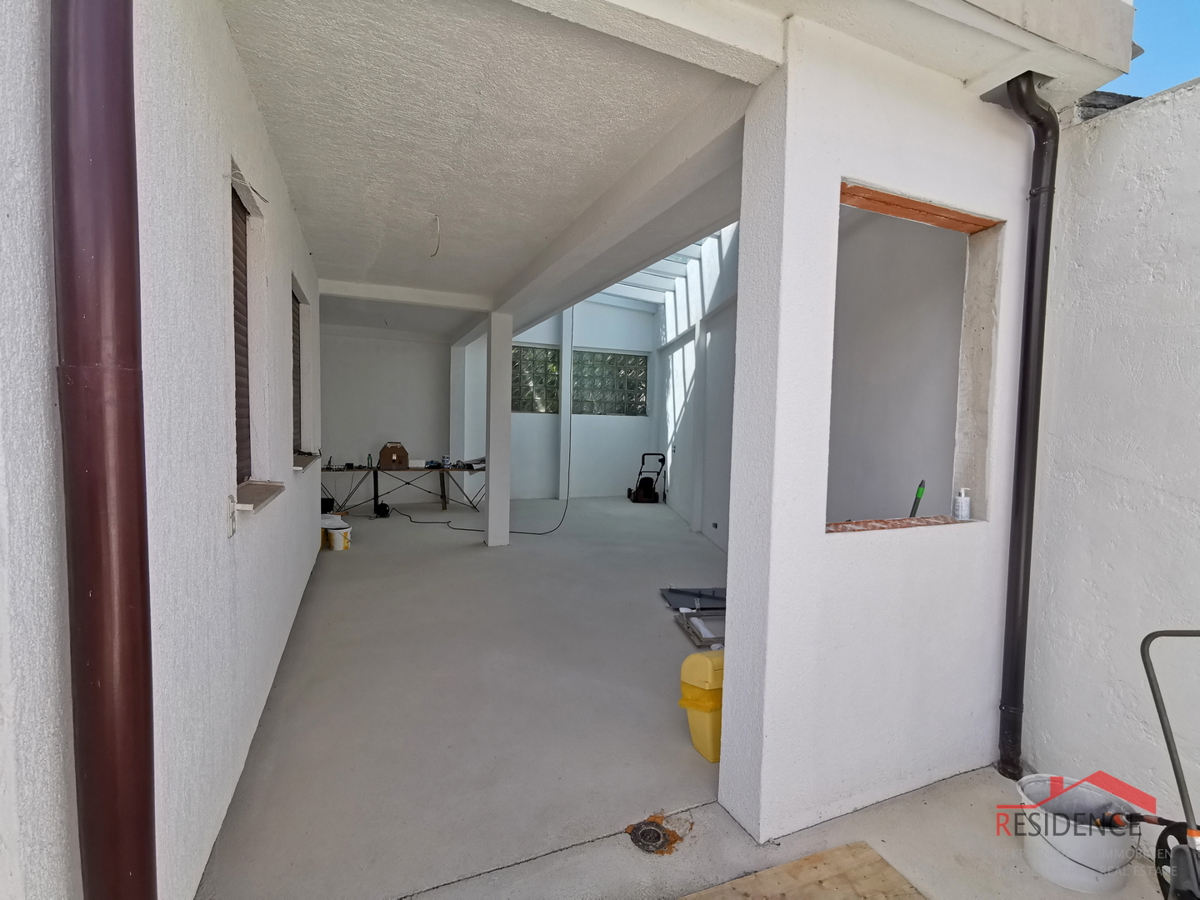 Pula, Samostojna hiša z dvema apartmajema, idealna za dve družini