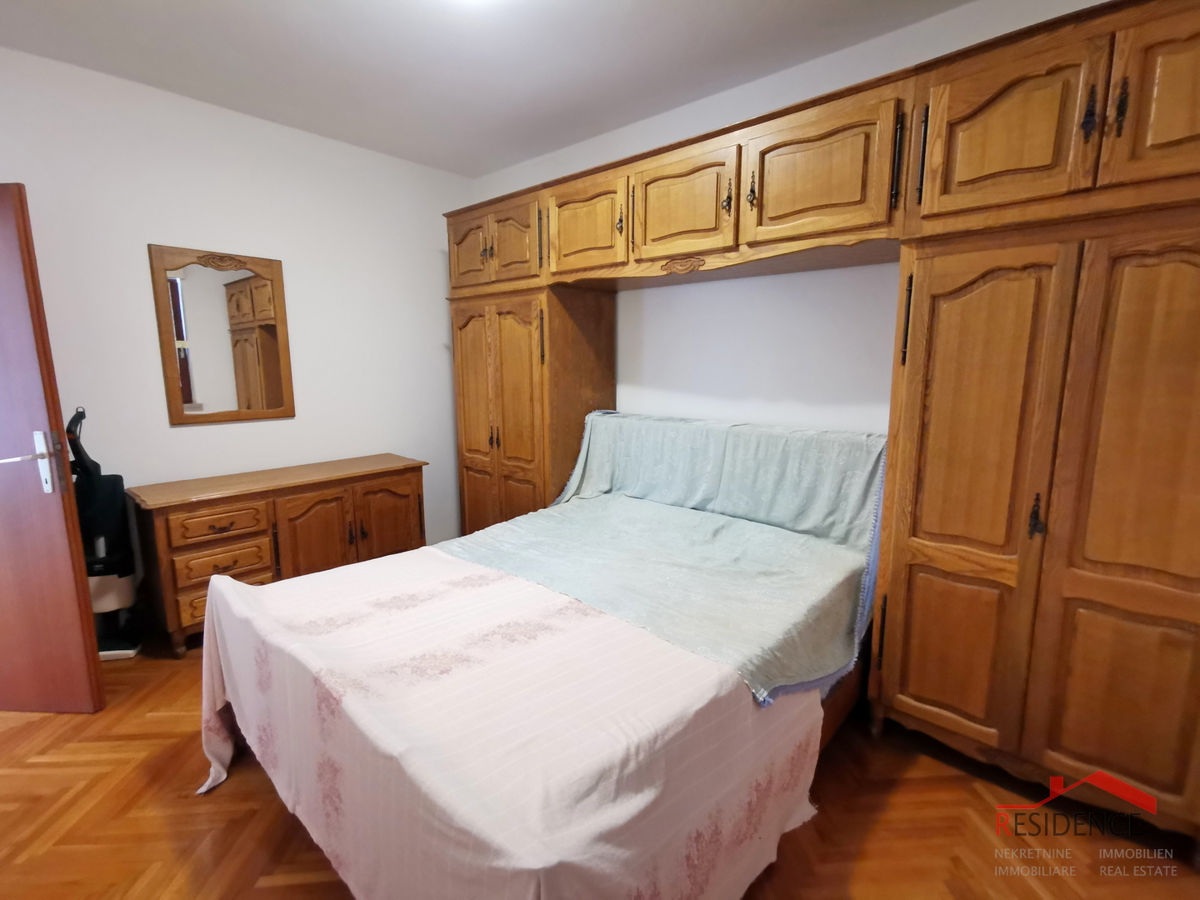 Pula, Samostojna hiša z dvema apartmajema, idealna za dve družini