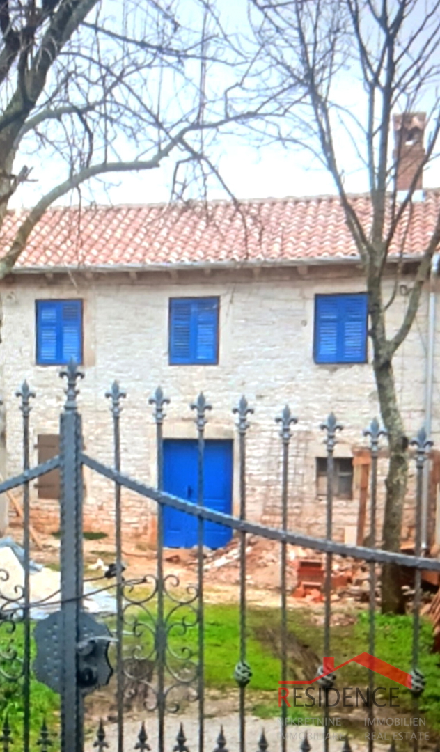 Žminj, istrska kamnita hiša, gospodarsko poslopje, vrt