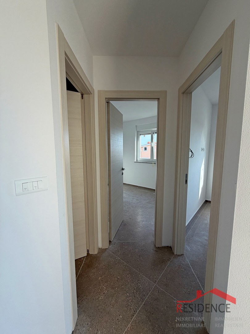 Pula, Valdebek, stanovanje v 2. nadstropju, garaža