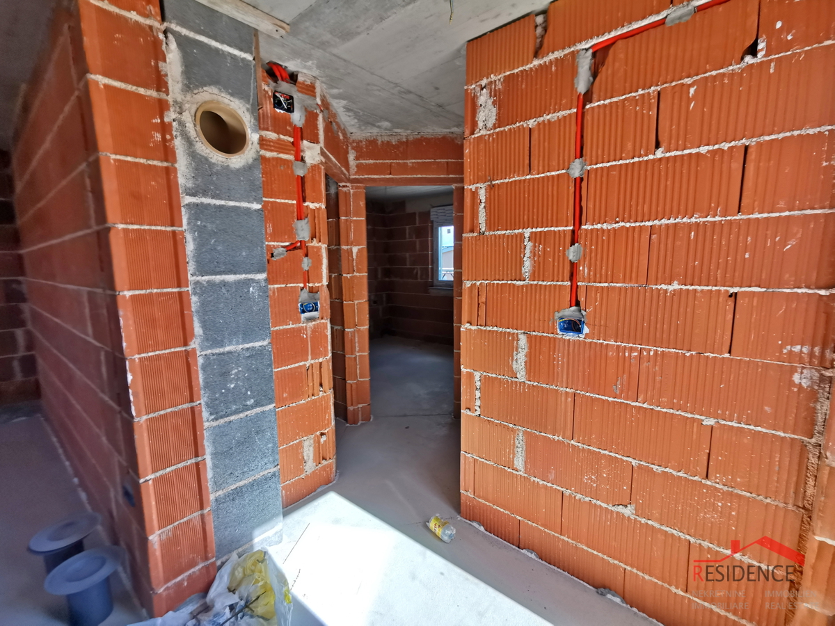 Pula, Valdebek, stanovanje v 2. nadstropju, garaža