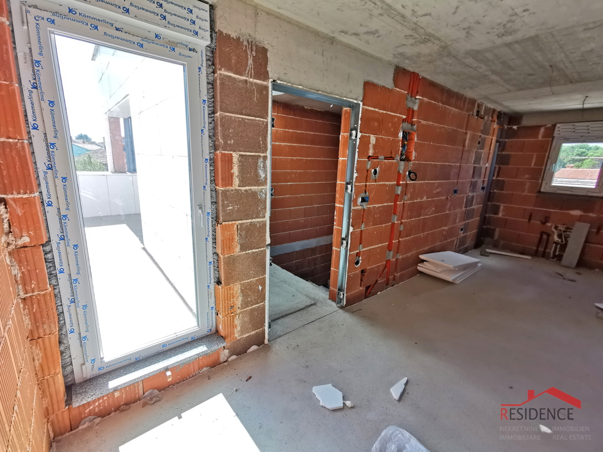 Pula, Valdebek, stanovanje v 2. nadstropju, garaža