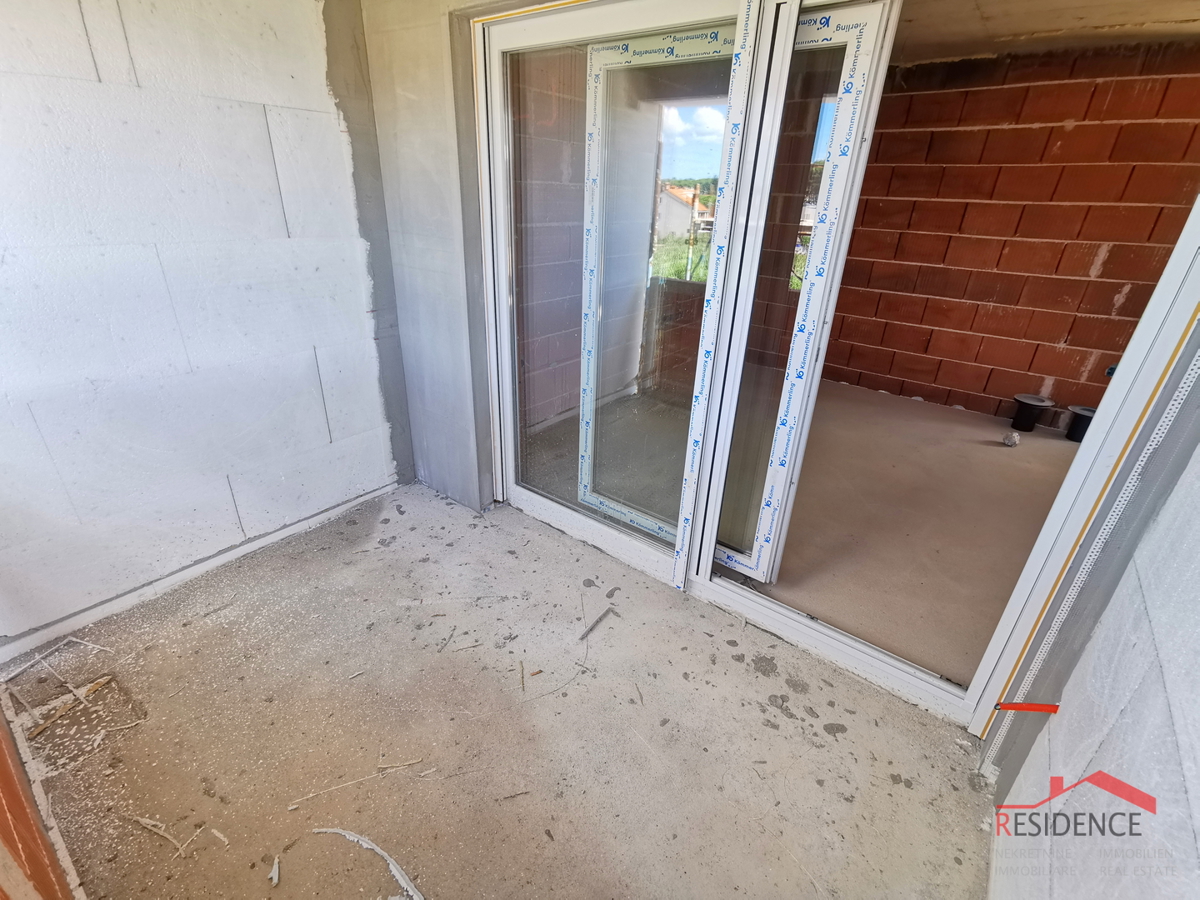 Pula, Valdebek, stanovanje v 2. nadstropju, garaža