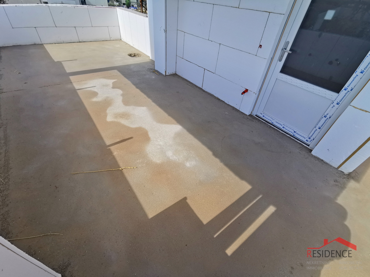 Pula, Valdebek, stanovanje v 2. nadstropju, garaža