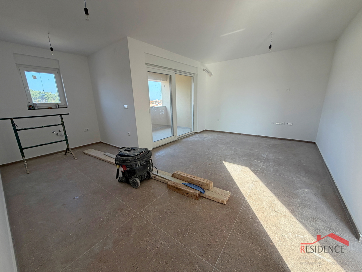 Pula, Valdebek, stanovanje v 2. nadstropju, garaža