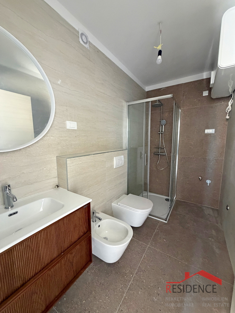 Pula, Valdebek, stanovanje v 2. nadstropju, garaža