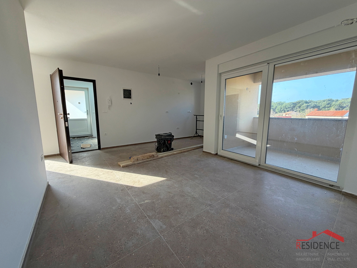 Pula, Valdebek, stanovanje v 2. nadstropju, garaža