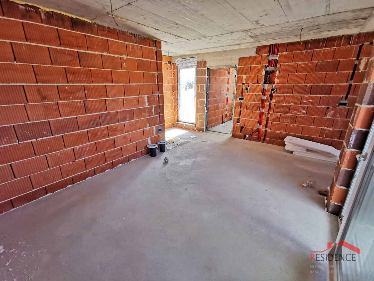 Pula, Valdebek, stanovanje v 2. nadstropju, garaža