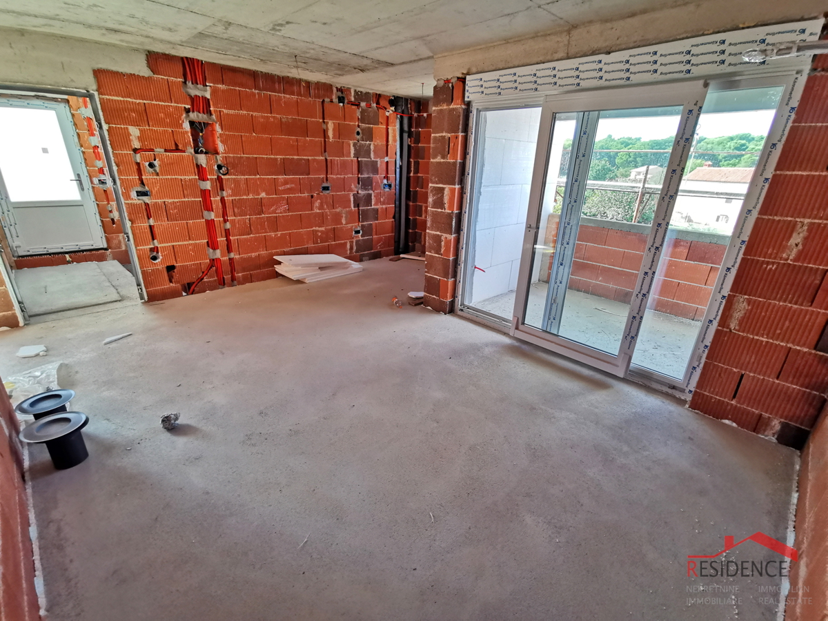 Pula, Valdebek, stanovanje v 2. nadstropju, garaža