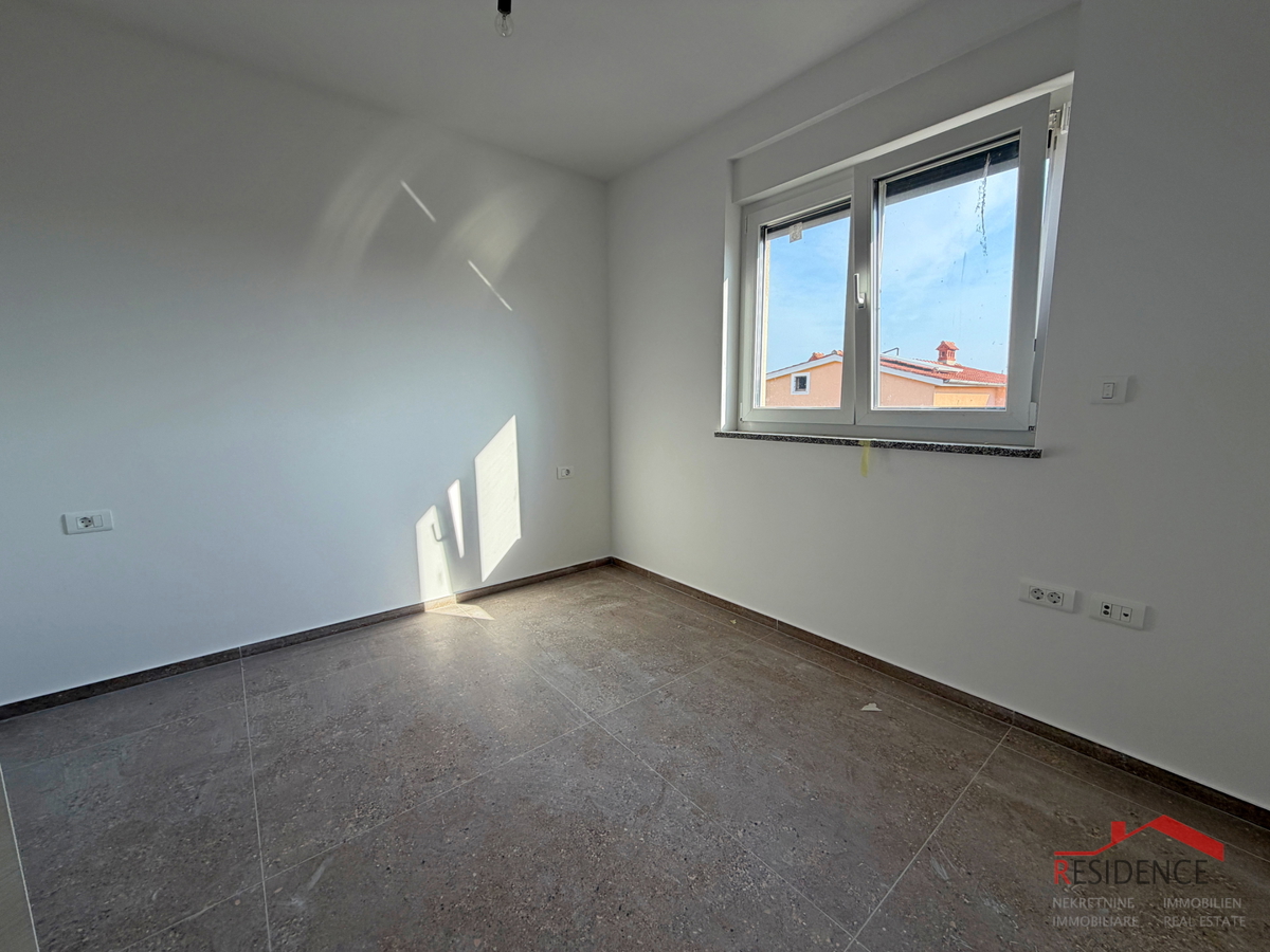 Pula, Valdebek, stanovanje v 2. nadstropju, garaža