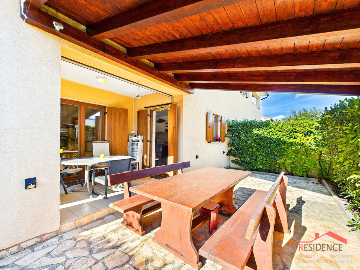 Ekskluzivna prodaja stanovanja z vrtom v Banjolah - Volme