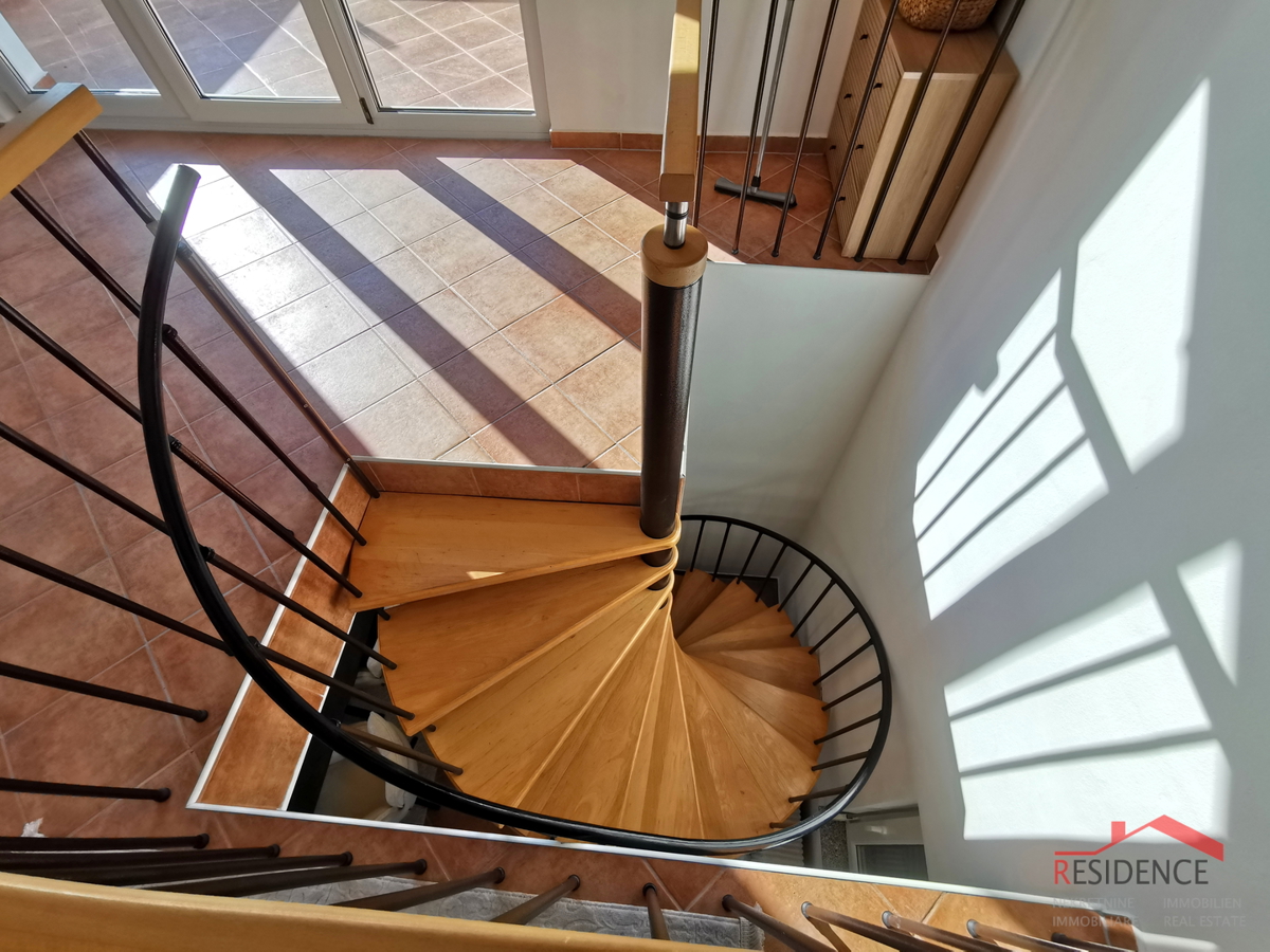 Medulin, Center, hiša z 2 apartmajema, vrt, pogled na morje