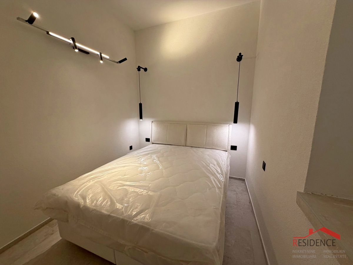 Medulin, Center, hiša z 2 apartmajema, vrt, pogled na morje