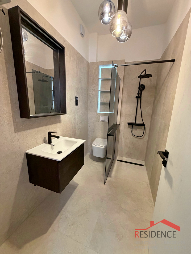 Medulin, Center, hiša z 2 apartmajema, vrt, pogled na morje