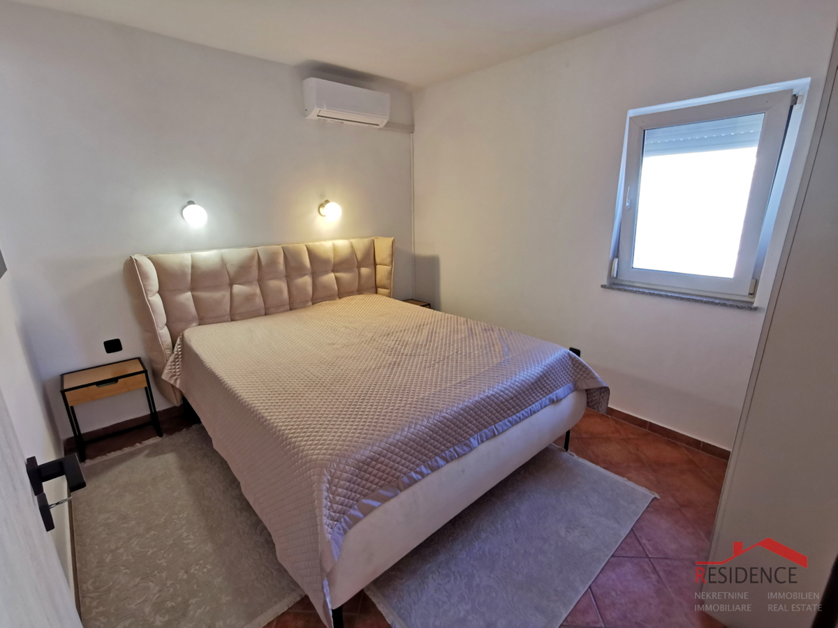 Medulin, Center, hiša z 2 apartmajema, vrt, pogled na morje