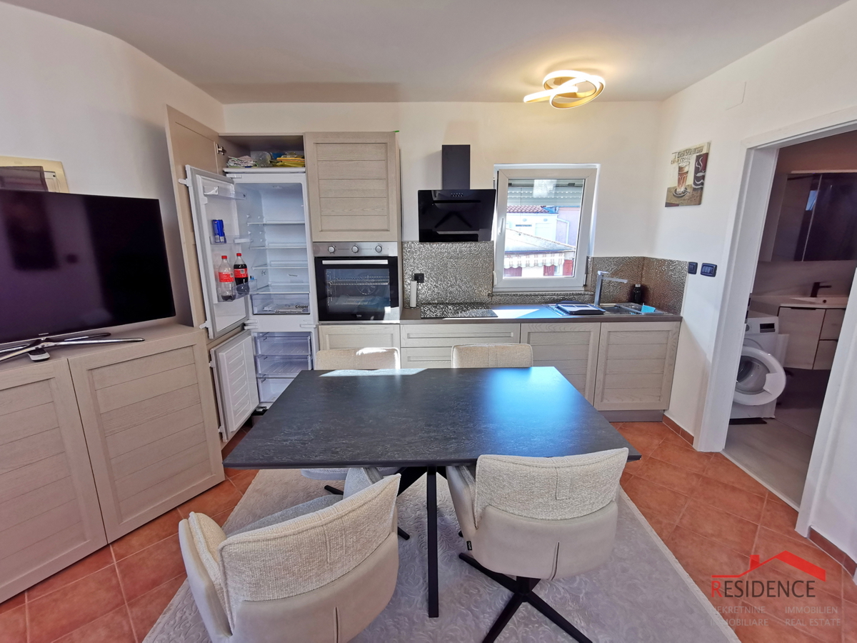 Medulin, Center, hiša z 2 apartmajema, vrt, pogled na morje