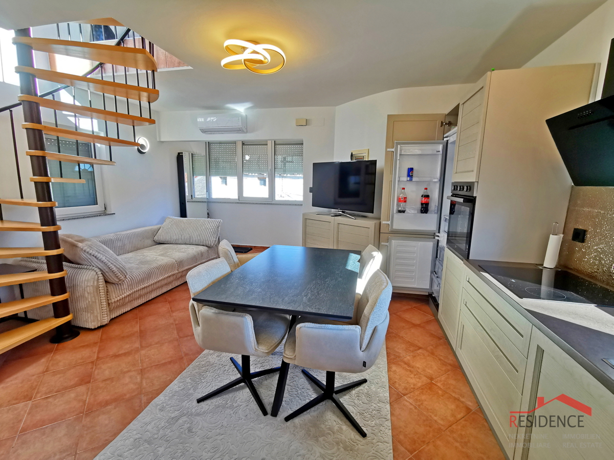 Medulin, Center, hiša z 2 apartmajema, vrt, pogled na morje